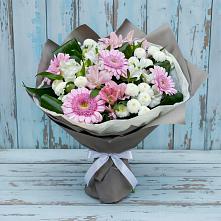 Букет цветов из:  Герберы, Альстромерии и Хризантемы в Полурядинки