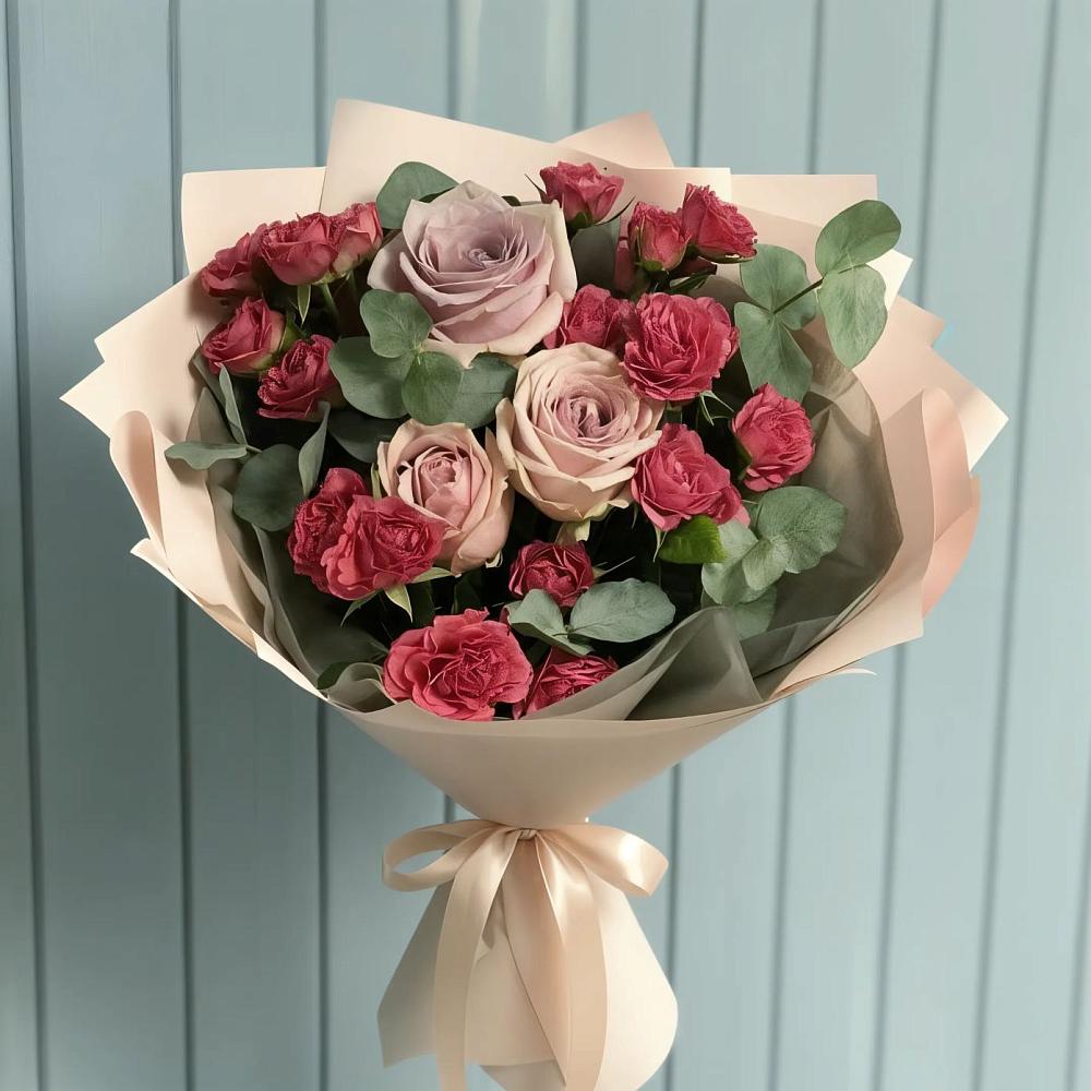 Букет цветов из: Гвоздики и Розы в Полурядинки