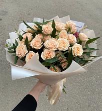 Букет Кремовые розы Латте в Полурядинки