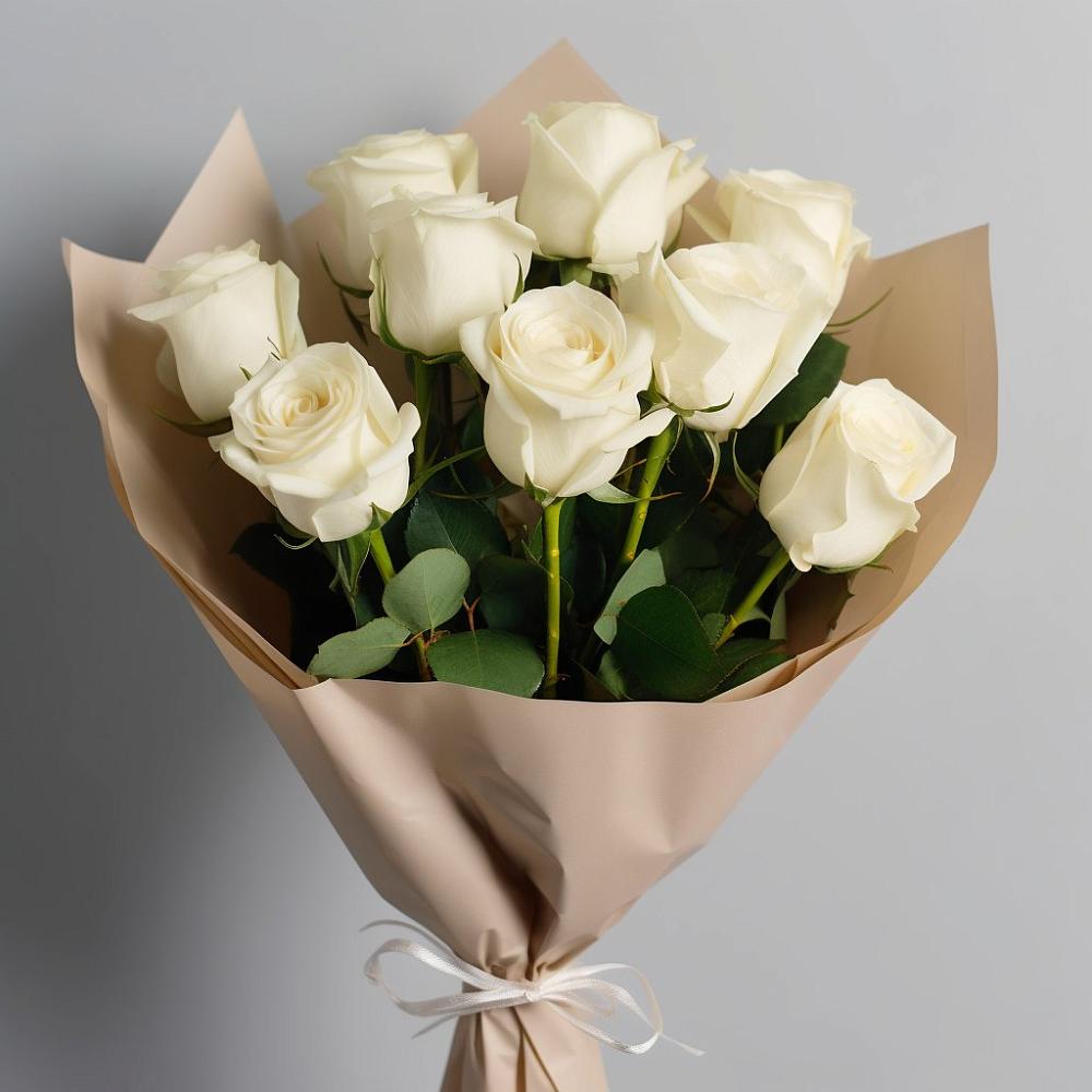 Букет 9 Белых роз Эдлесс Лав в Полурядинки