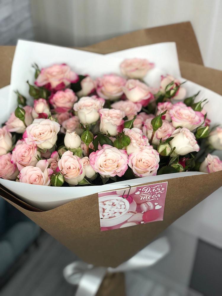 Букет цветов из: Розы в Полурядинки