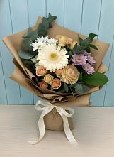 Букет цветов из:  Герберы и Хризантемы в Полурядинки