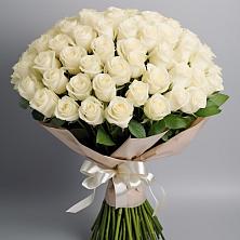 Букет 101 беля роза Белоснежка в Полурядинки