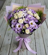 Букет цветов из:  Хризантемы и Розы в Полурядинки