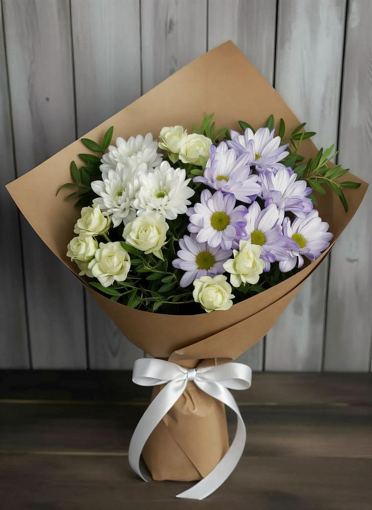 Букет цветов из: Хризантемы и Розы в Полурядинки