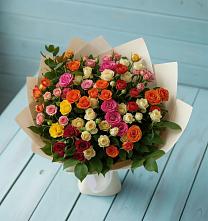 Букет Микс из разноцветных кустовых роз в Полурядинки