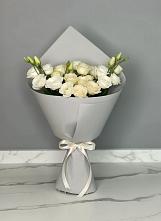 Букет цветов из:  Розы и Лизиантусы в Полурядинки